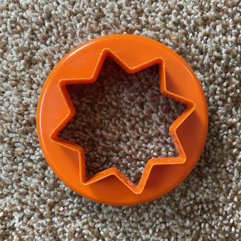 VTG Orange TUPPERWARE Star Plastic Biscuit Cookie Cutter